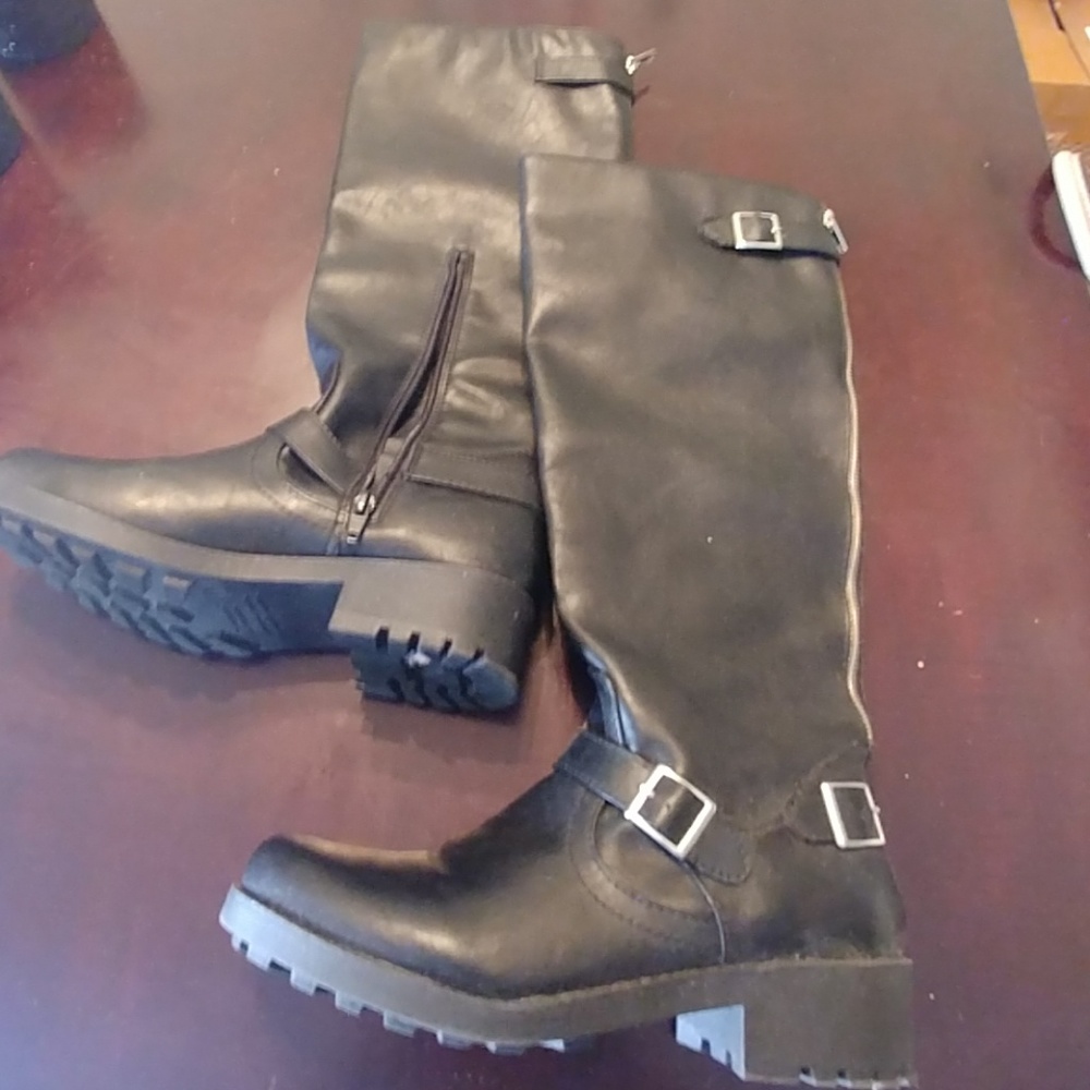 Black boots